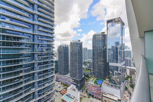 Foto del edificio - 1010 Brickell Ave