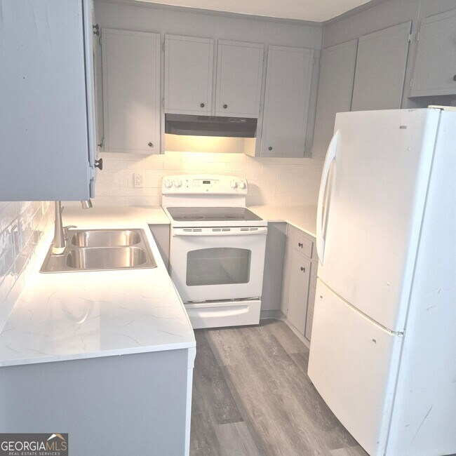 Foto del edificio - 190 Springdale Ct