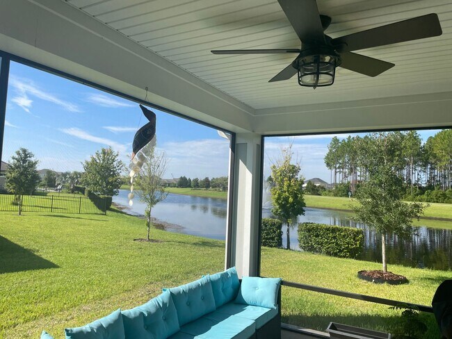 Building Photo - Beautiful 4 Bedroom, 2.5 Bath Home with La...