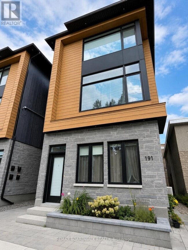 Building Photo - 191 Hinchey Ave