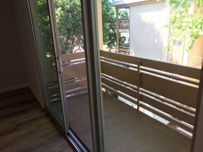 Foto del edificio - Awesome Remodeled Top Floor condo in Point Loma Tennis Club