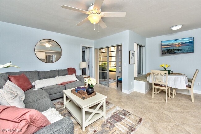 Building Photo - 3655 Boca Ciega Dr