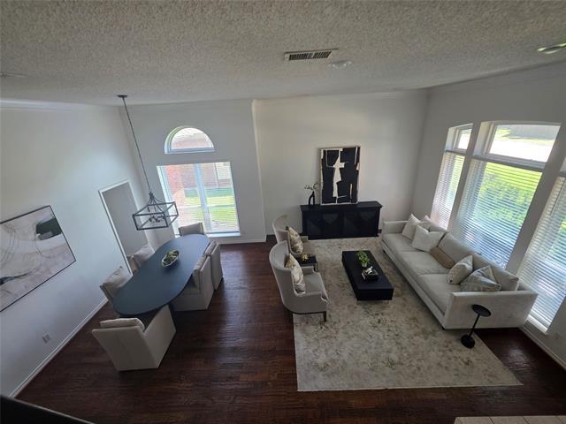 Foto del edificio - 1728 Forest Glen Dr