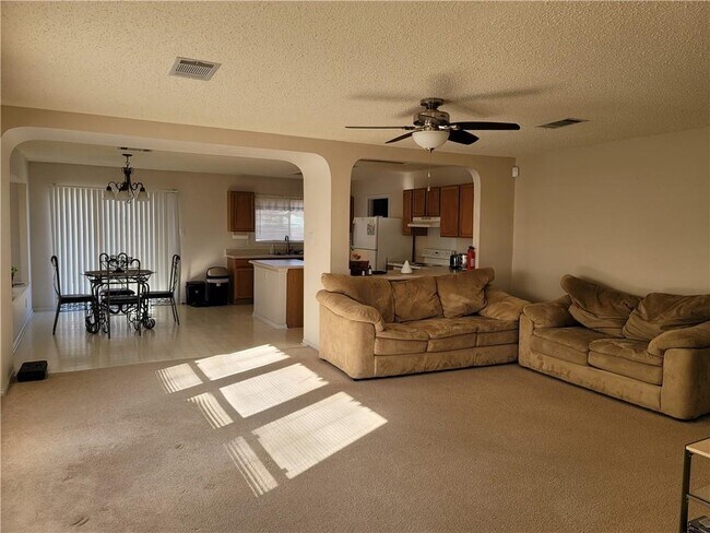 Building Photo - 1329 Lakeside Loop