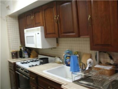 Kitchen - 423 W 50th St