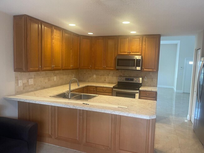 Building Photo - 10812 Buttonwood Lake Dr