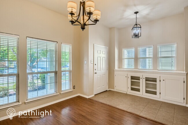 Building Photo - 9909 Old Field Dr