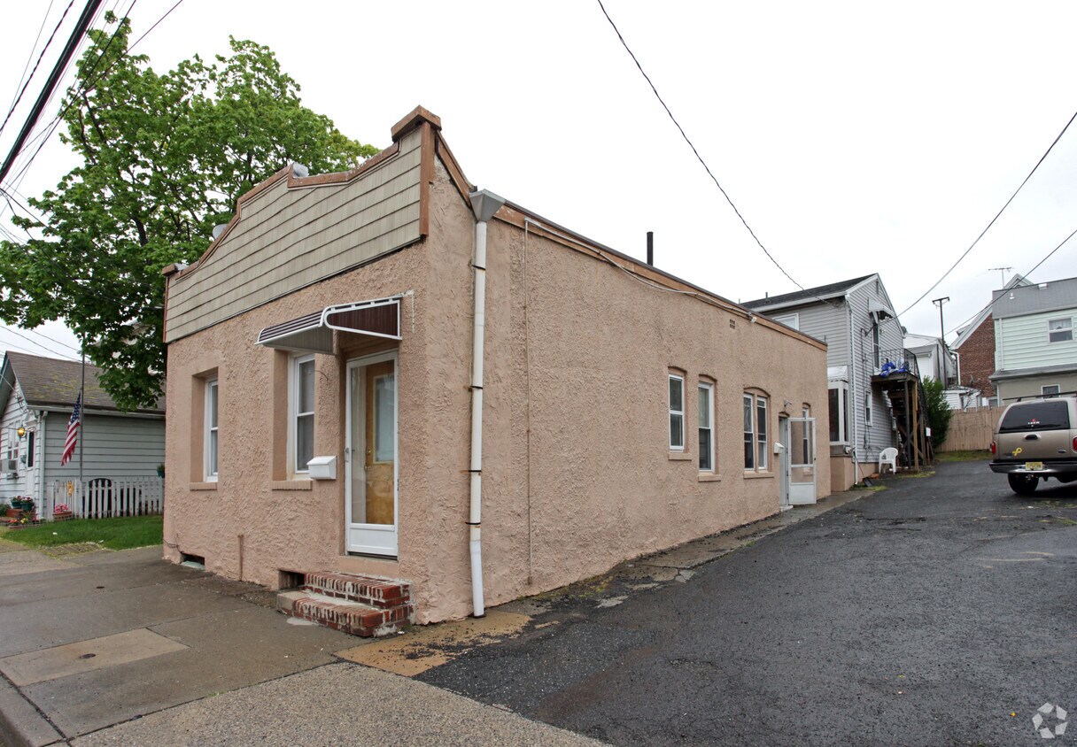 Foto del edificio - 38-40 Gaston Ave