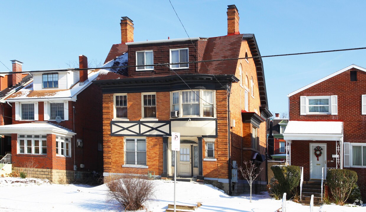Primary Photo - 739 S Braddock Ave