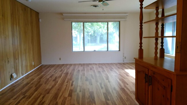 Foto del edificio - 1256 Luning St