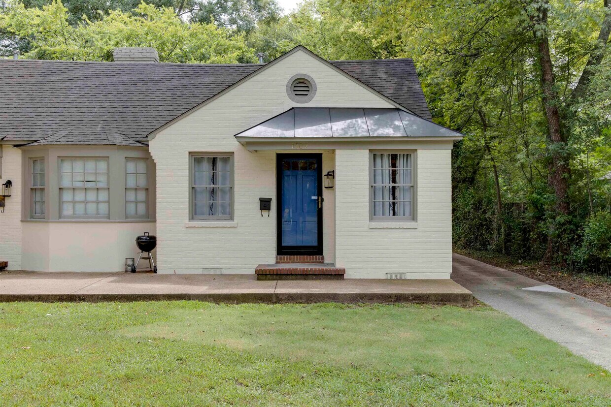 Primary Photo - 1809 York Ave