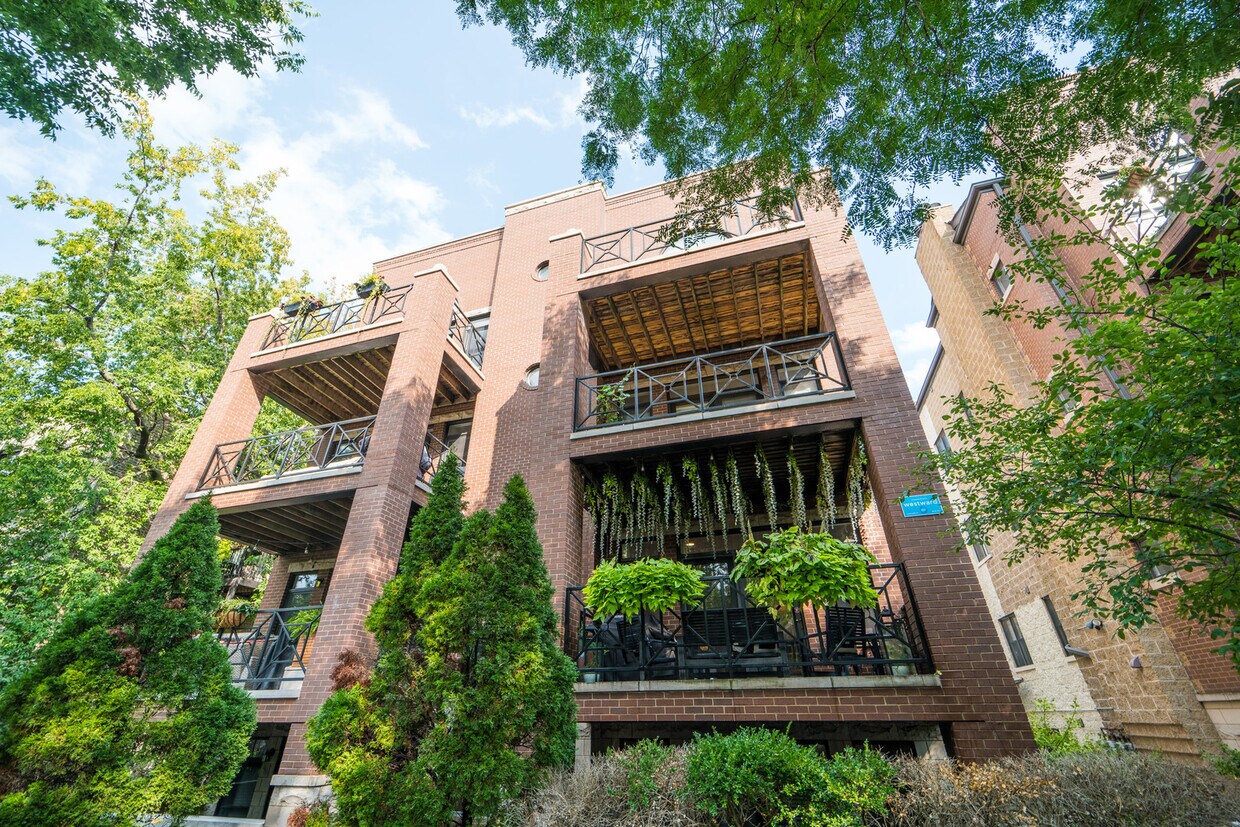 Foto principal - 4543 N Malden St