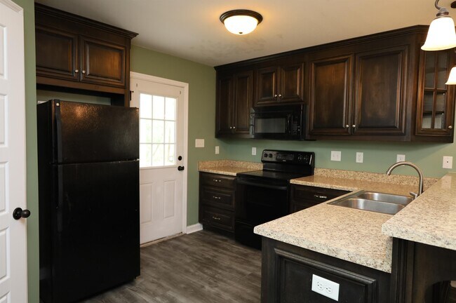 Building Photo - 1499 San Bernardino Way