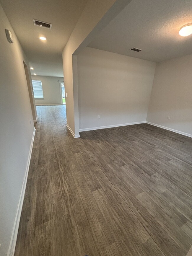 Building Photo - 500 Eagle Lake Wy