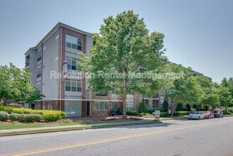 Building Photo - 840 United Ave SE