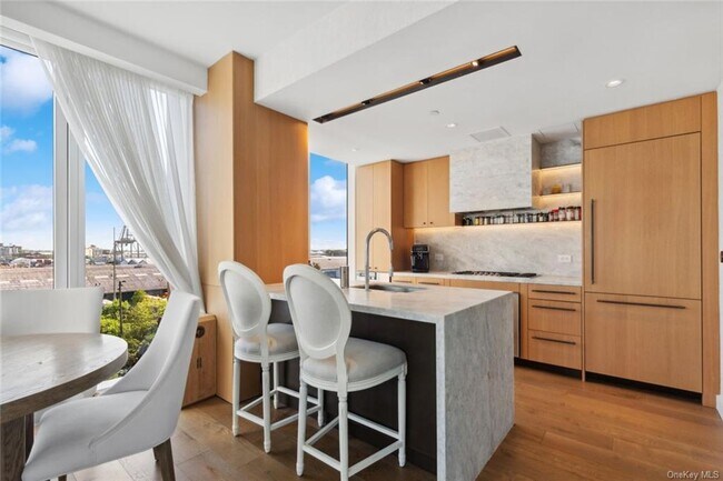 Foto del edificio - 50 Bridge Park Dr