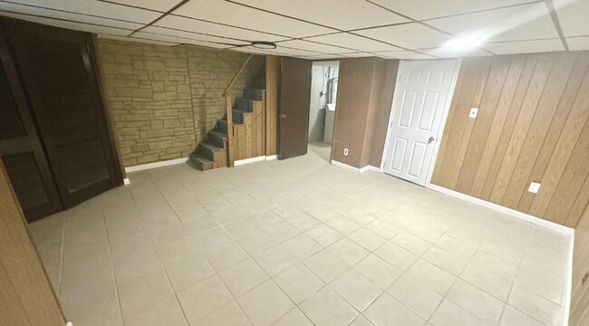 Foto del edificio - 2440 Cedar Ln