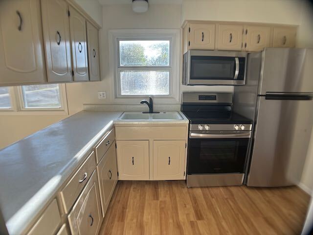 Building Photo - Large Duplex unit in Bartonville