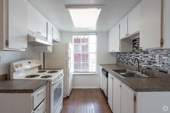 1HAB, 1BA - 675 ft² - San Miguel