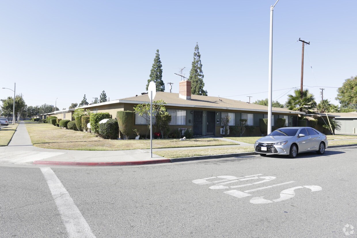 Building Photo - 2141 S Camino St