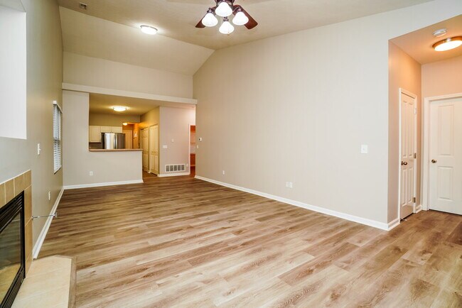 Foto del edificio - 6105 Bristol Ridge Dr