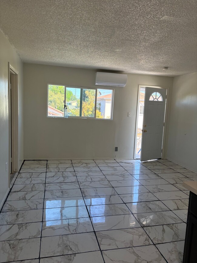 Photo - 9636 1/2 San Gabriel Ave (South Gate, CA) Apartment