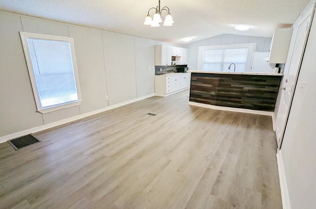 Building Photo - 6543 Celeste Ln