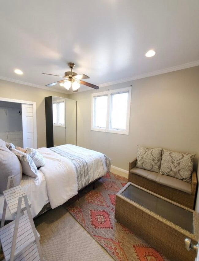 La habitación principal ya tiene piso. - 5638 W Lawrence Ave