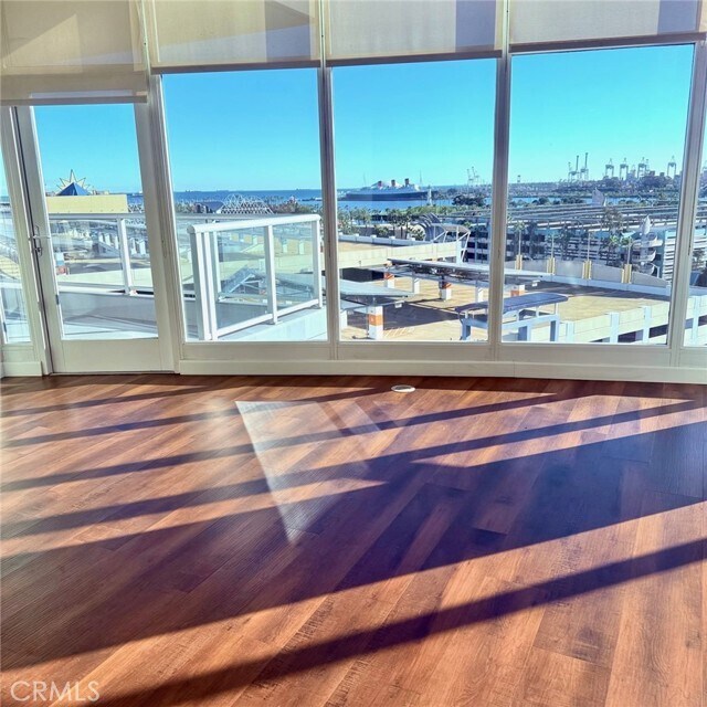 Foto del edificio - 411 W Seaside Way
