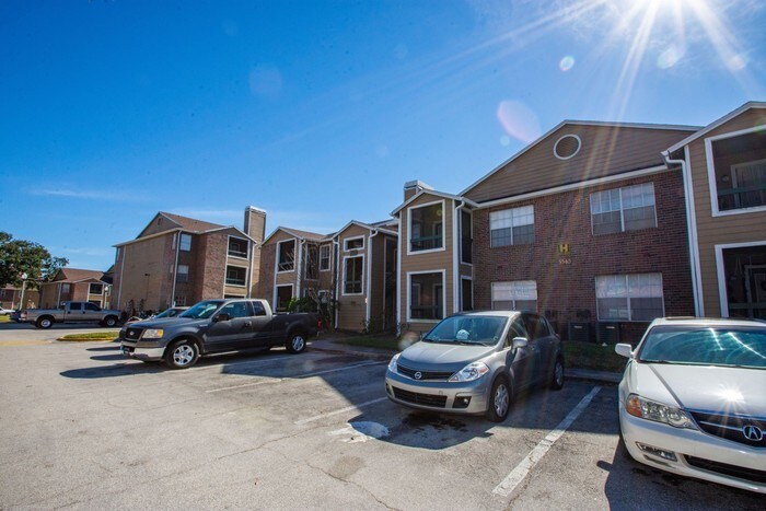 Foto principal - Bright & Cheerful 1/1 Condo Available Now
