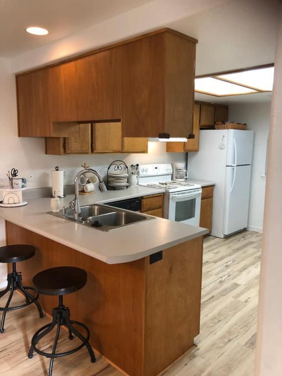 Foto del edificio - 525 Primrose Dr