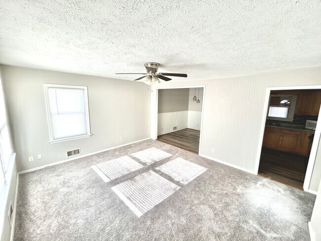 Foto del edificio - 110 E Gray St