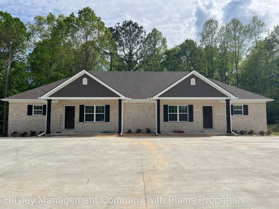 Primary Photo - 8 br, 8.5 bath House - 917 Logan Court