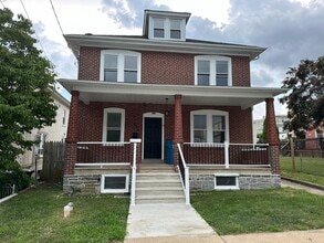 Building Photo - 356 Coates St