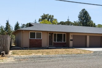 Building Photo - 612 NW Yamhill St