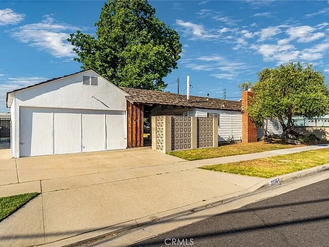 Building Photo - 9289 Cedartree Rd