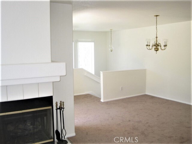 Foto del edificio - 6686 Laurelton Ln