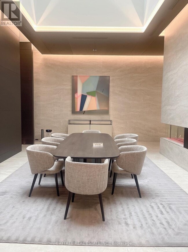 Photo du bâtiment - 2221 Yonge St