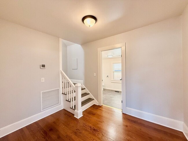 Building Photo - Charming 3 Bedroom Home for Rent!