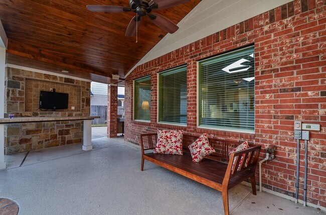 Foto del edificio - 22503 Rippling Shore Ct