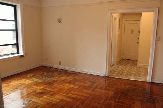 Foto del edificio - 1 br, 1 bath Apartment - 401 76th St Apt 1C