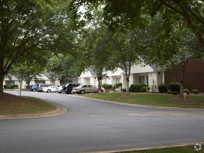 Building Photo - Woodridge Apartments