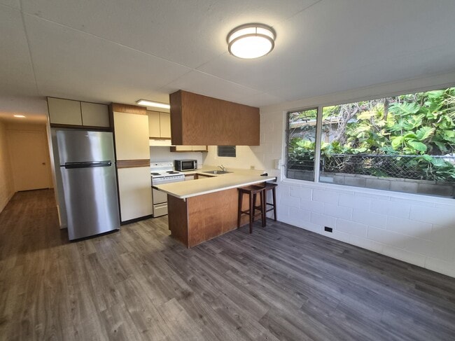 Building Photo - 3341 Monsarrat Ave