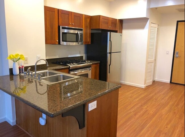 Building Photo - 1551 4th Ave