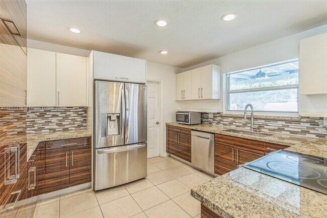 Foto del edificio - 6931 SW 2nd St