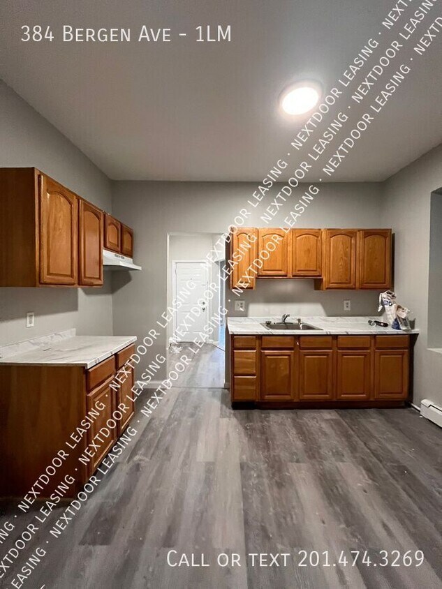 Foto principal - 384 Bergen Ave