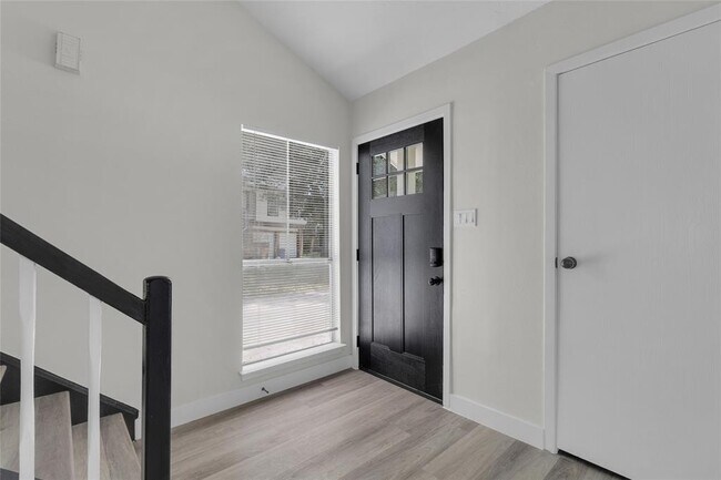 Building Photo - 18010 Santolina Ln