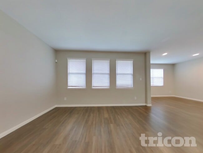 Foto del edificio - 17530 Greystanes Rd