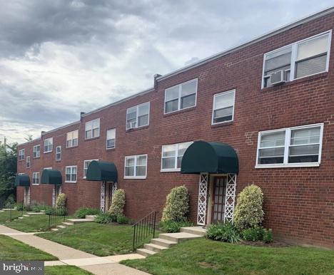 Foto del edificio - 901 E Pleasant Ave