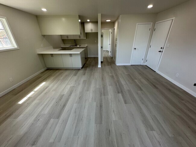 1 bedroom 1 bathroom Gardena - 16709 S Denver Ave